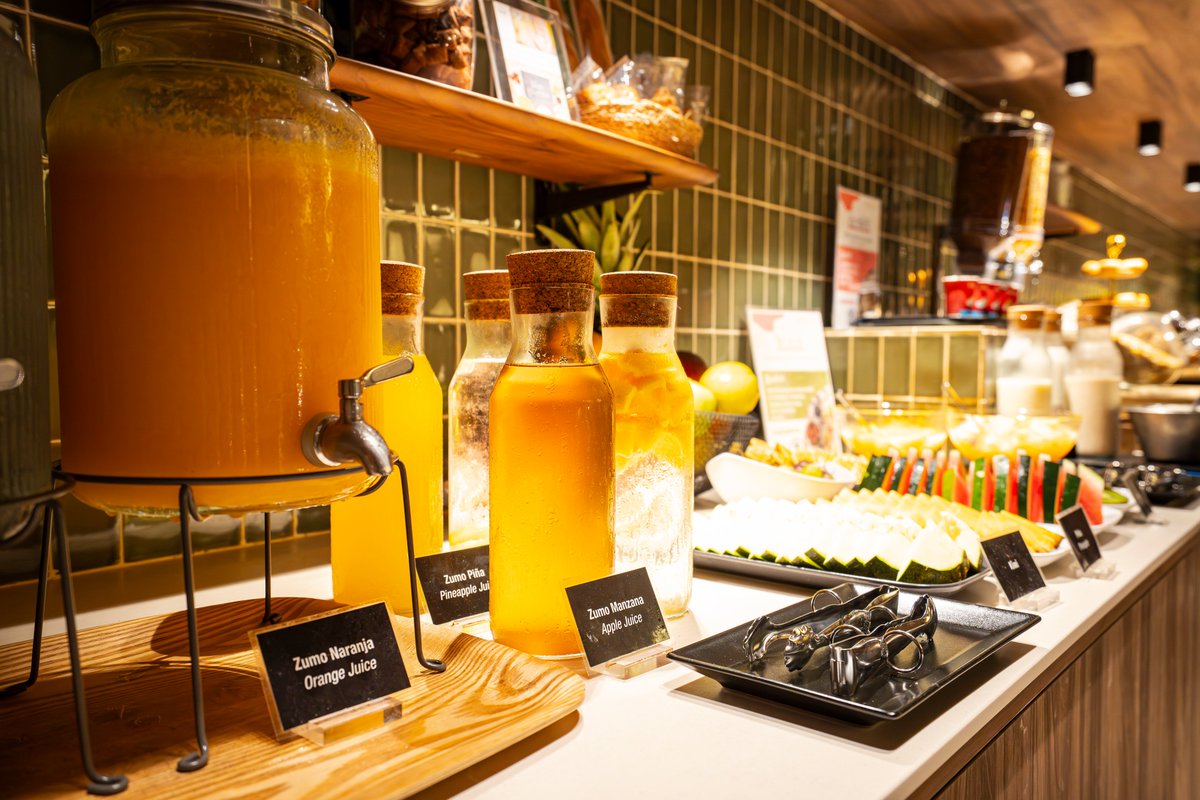 zenithoteles's tweet photo. Hay muchas formas de empezar el día… pero pocas como esta ☕✨ 

En #ZenitBorrell, el desayuno no es solo una comida: es el momento de parar, disfrutar y cargar energía antes de descubrir la ciudad.  

Reserva con desayuno incluido 👉 www.zenithoteles

#Barcelona https://t.co/hk1zsZKd7I