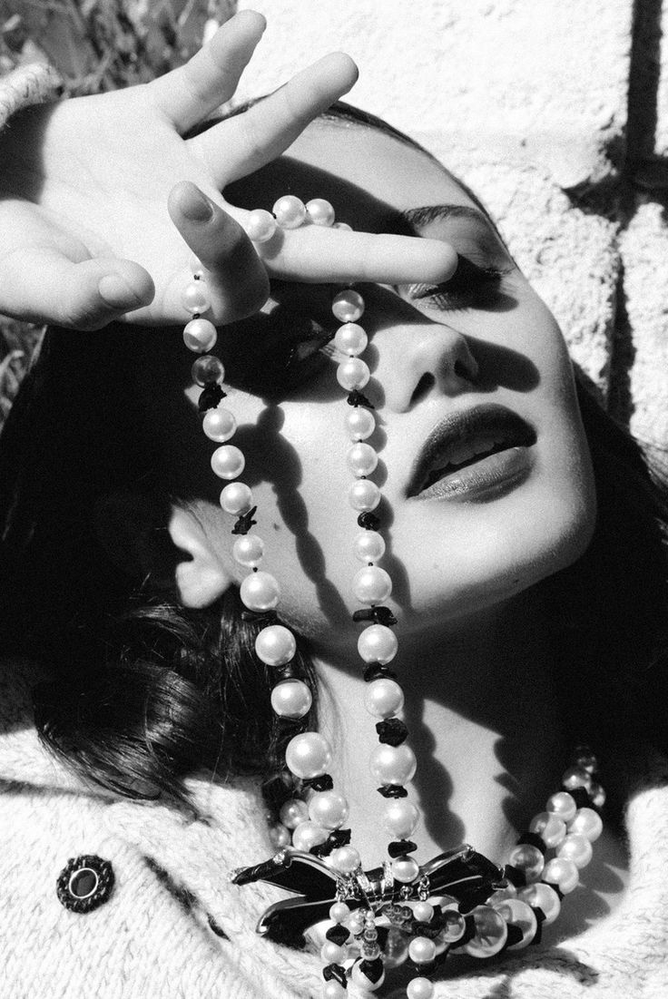 Jadethecorn's tweet photo. She is so damn beautiful, I love her modelling in black and white 🩶🖤 https://t.co/PSvCOwIbCY