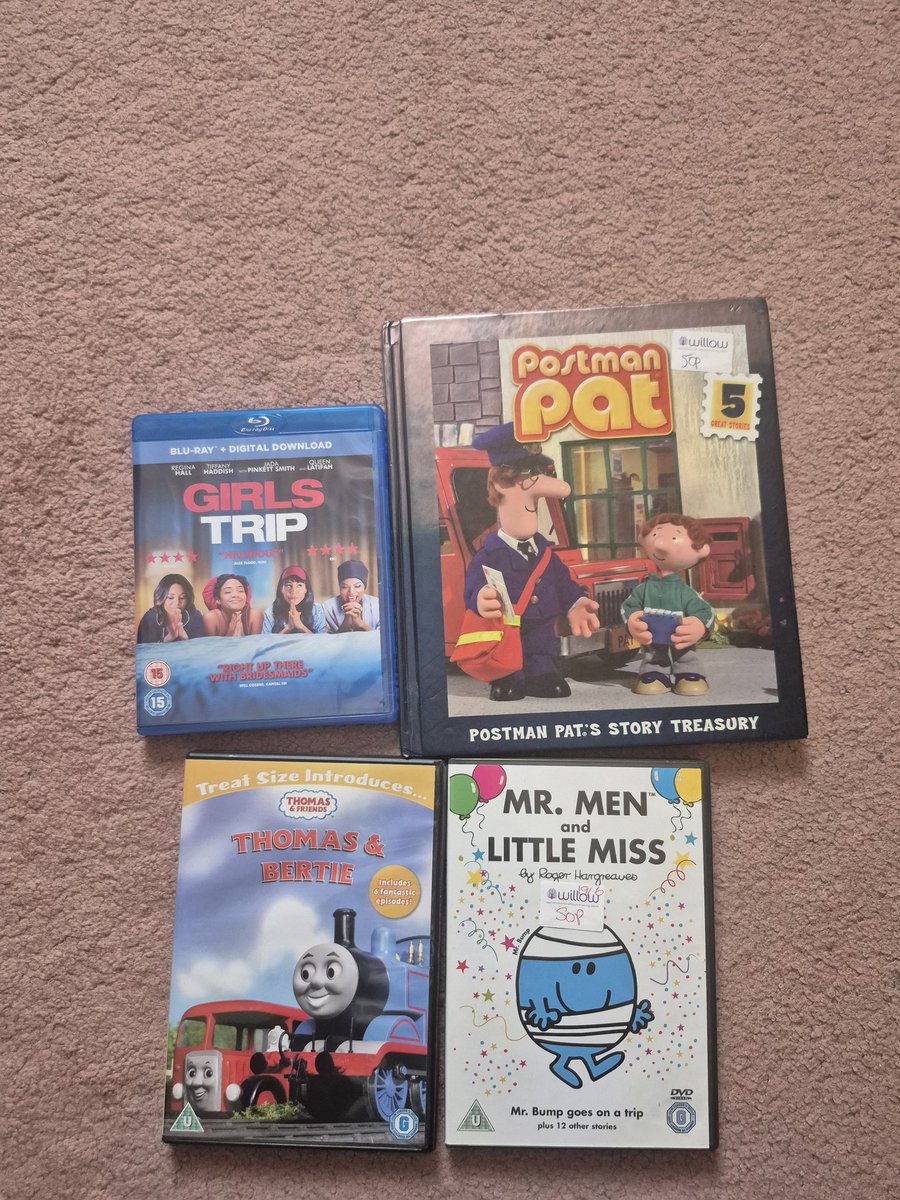 CuteJK6's tweet photo. Charity shop haul ✨️ https://t.co/pFyp1LJ5hA