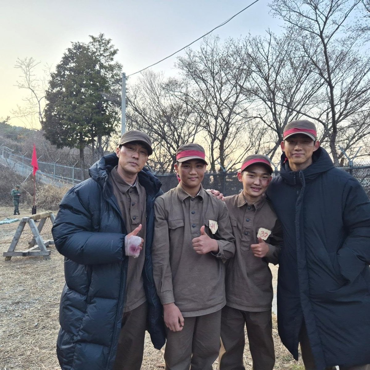 busannuya2's tweet photo. hyoyoun80 인스타

https://t.co/jP5dUbMTJz

엄마,맘매니져 들의 우상 
#소지섭 &amp; #옥택연
가까이서 함께 할수 있었던 
거제도 3셋째날
아이들에게 먼저 인사 건네주시고 
함께해주셔서 감사합니다

#김부장 #코드네임66
#옥택연 #TAECYEON #택연 
#テギョン #oktaecyeon #2PM https://t.co/LllCsABKXa