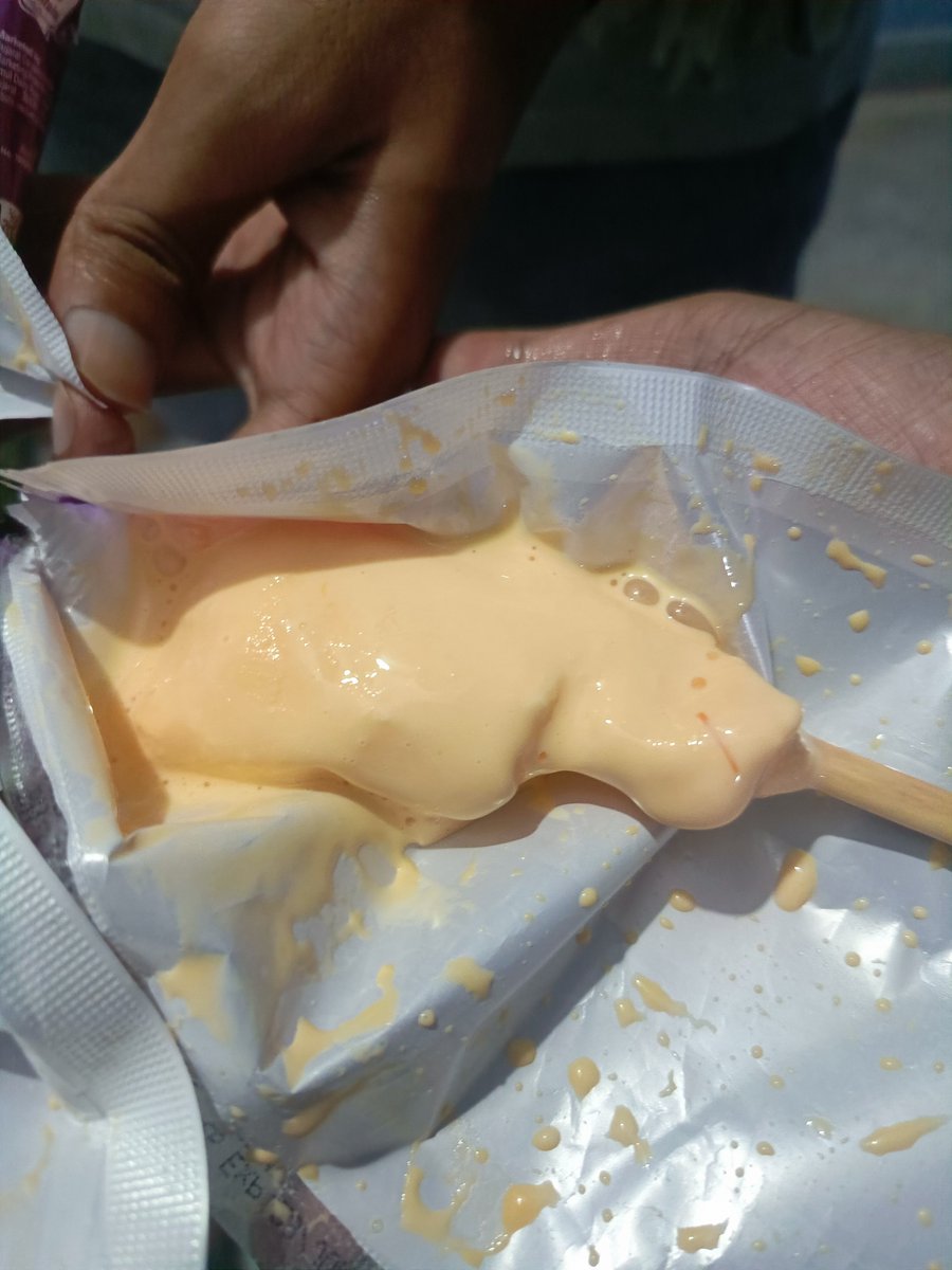 Shubhankar613's tweet photo. @Swiggy
Order id -242669424095216
I just ordered some products in which I received melted ice cream and when I went to the Swiggy help section to complain, nothing happened there. https://t.co/p7Uf5dngmz