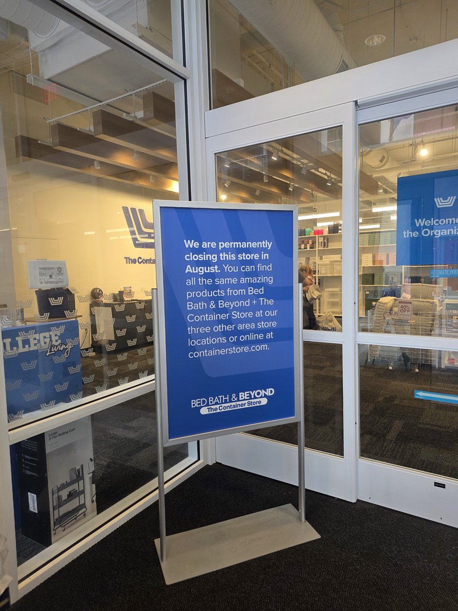 volvoshine's tweet photo. Apparently The Container Store in Miami World Center is closing closing. This was always a terrible use of this prime location. 

I'm actually excited about this. This location SHOULD be a small grocery store.

Wild Fork or Sprouts please!
#Miami https://t.co/6PK2KVyZmf