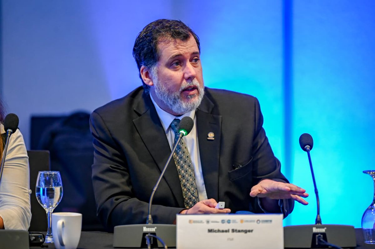 Banguat's tweet photo. El fortalecimiento de las estadísticas macroeconómicas fue uno de los temas centrales de la segunda jornada de la XVIII Reunión del #CAPTAC-DR. Durante la sesión, los participantes intercambiaron experiencias sobre las innovaciones metodológicas, las lecciones para la conformación de un grupo de trabajo regional en estadísticas macroeconómicas y las buenas prácticas que contribuyen a mejorar la calidad y consistencia de la información económica utilizada para el análisis y la formulación de políticas públicas.