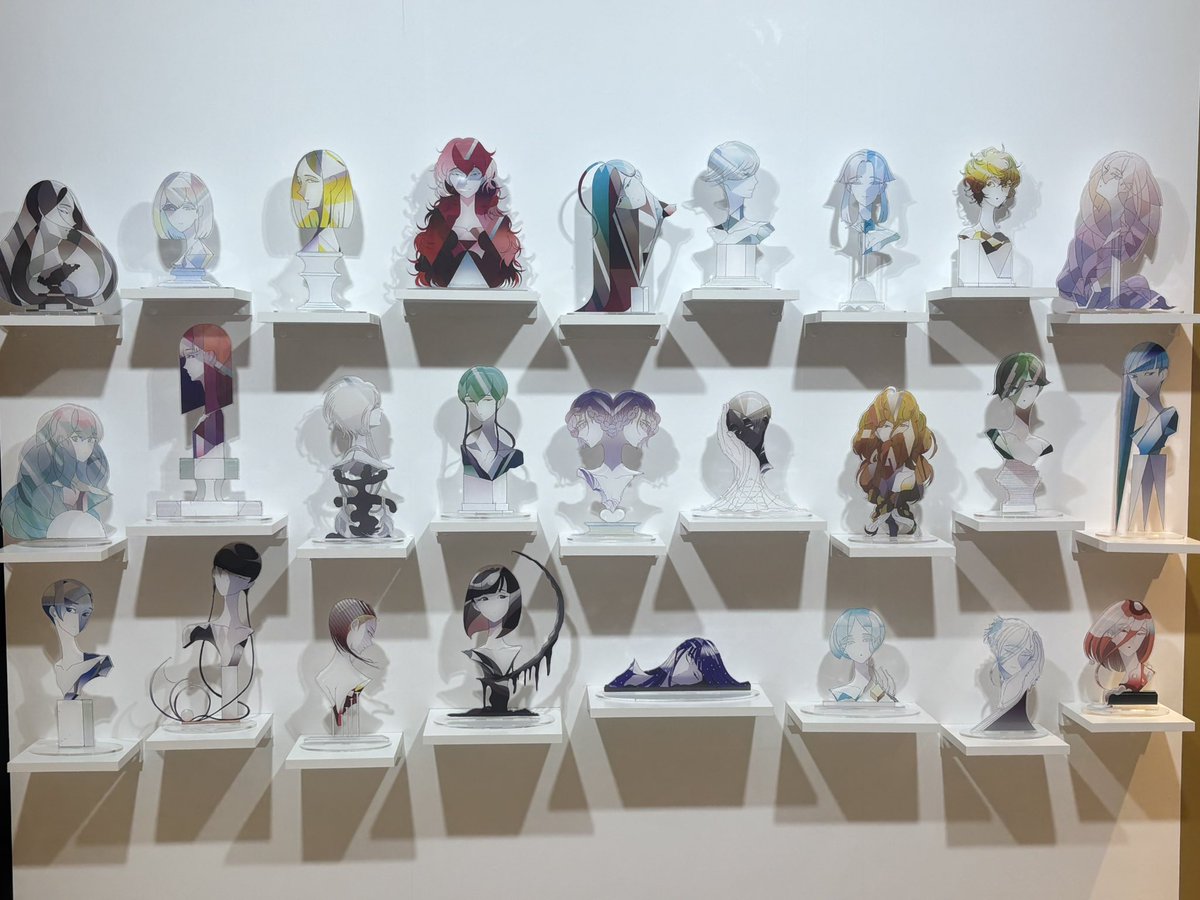 sankakucos's tweet photo. 硬度順なのが月の博物館み感じて好き https://t.co/vxdSCHY1IQ