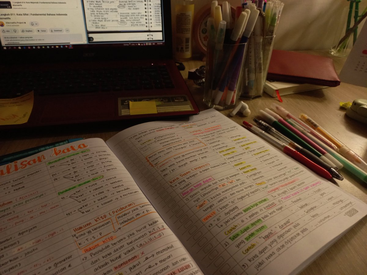 gracellyen's tweet photo. [10/07/2026] ─── study progress📖
today adalah hari ke-2 dan ak mencatat funda bhs indo sampai bab kata majemuk 😵‍💫😵‍💫 (banyak sekalieee). Terus ak juga hafalin 62 vocab dan ak ulang² sampai kebawa mimpi td waktu tidur siang 😢😥😮‍💨 BUTT tetap sukaa &amp; ketagihan 🤎 https://t.co/qag1pNuCKF