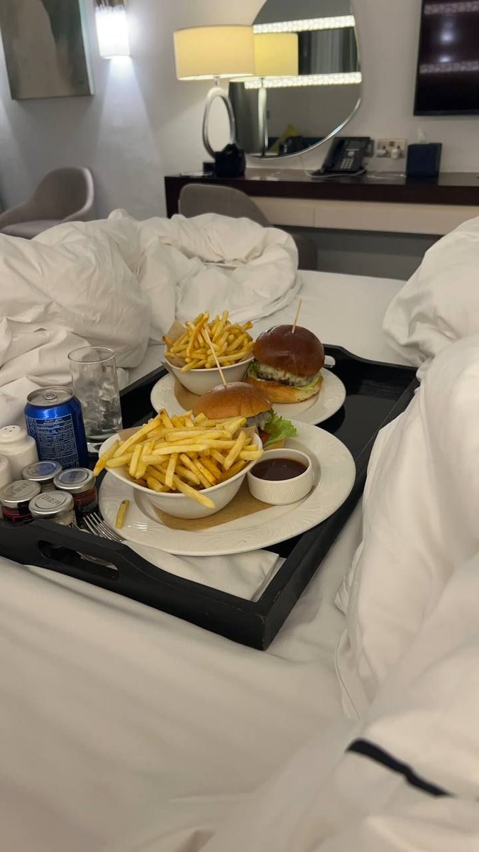 GlossLacedGlam's tweet photo. Food with my love. ♥️ https://t.co/Bye0UNhNuc