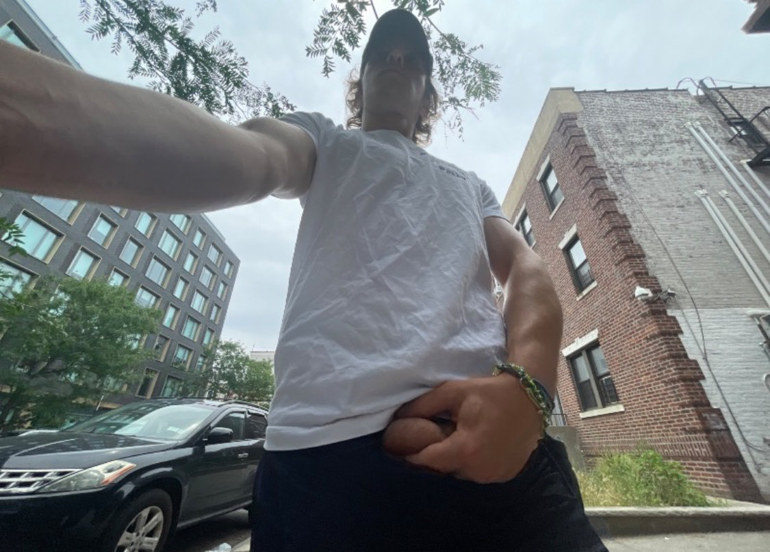 yungsackcali's tweet photo. Whip it out Friday
Lemme see you do it
#whipitoutfriday #flashing #cock #balls #dick #pullitout #ExhibicionismoPรบblico #nyc #gay #fag #cruising #prospectpark https://t.co/uIiV45kfm6