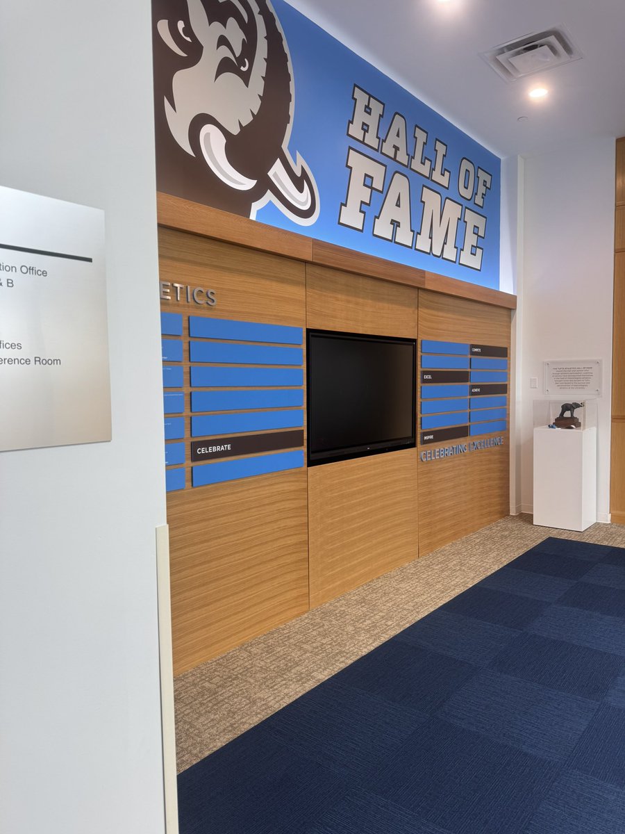 BanataoNathan's tweet photo. Thank you @FootballTufts and @_CoachMurphy for the visit! I really enjoyed walking around campus, seeing the athletic facilities, and learning more about the culture of the program. https://t.co/Z3Ca2nXVpP
