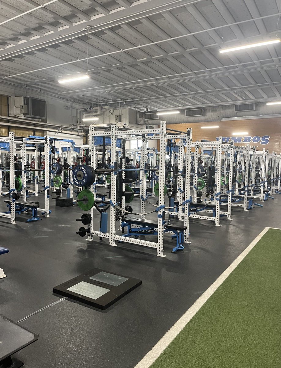 BanataoNathan's tweet photo. Thank you @FootballTufts and @_CoachMurphy for the visit! I really enjoyed walking around campus, seeing the athletic facilities, and learning more about the culture of the program. https://t.co/Z3Ca2nXVpP