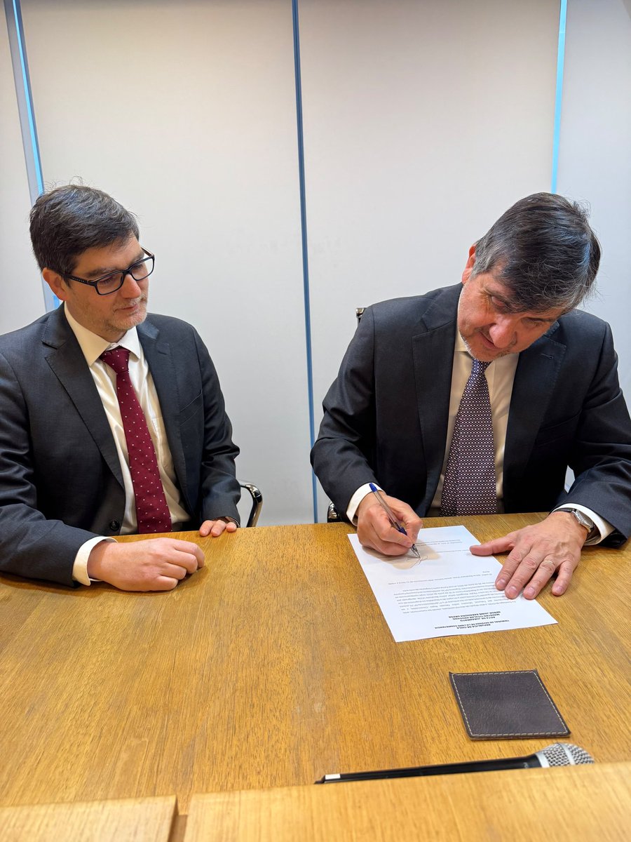 TDLC_Chile's tweet photo. Tras prestar juramento hoy, el abogado Jaime Barahona Urzúa asumió sus funciones como ministro titular del Tribunal de Defensa de la Libre Competencia por un nuevo período de seis años (2026-2032). https://t.co/nIImGdFD6X