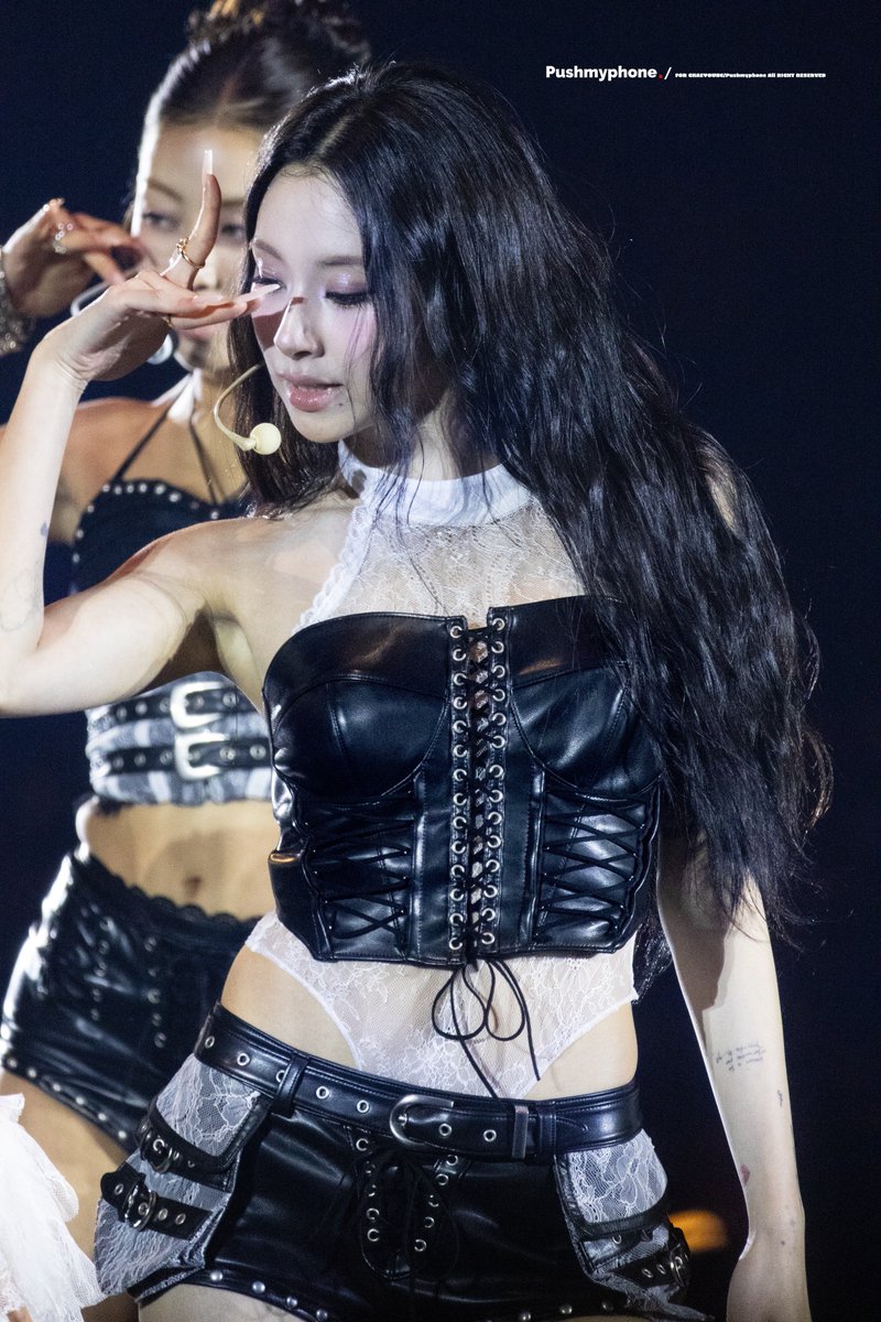 pushmyphone's tweet photo. 260710   THIS IS FOR FINAL in Seoul 

#채영 #CHAEYOUNG #チェヨン 
#TWICE #트와이스 https://t.co/XwDplfJMeq