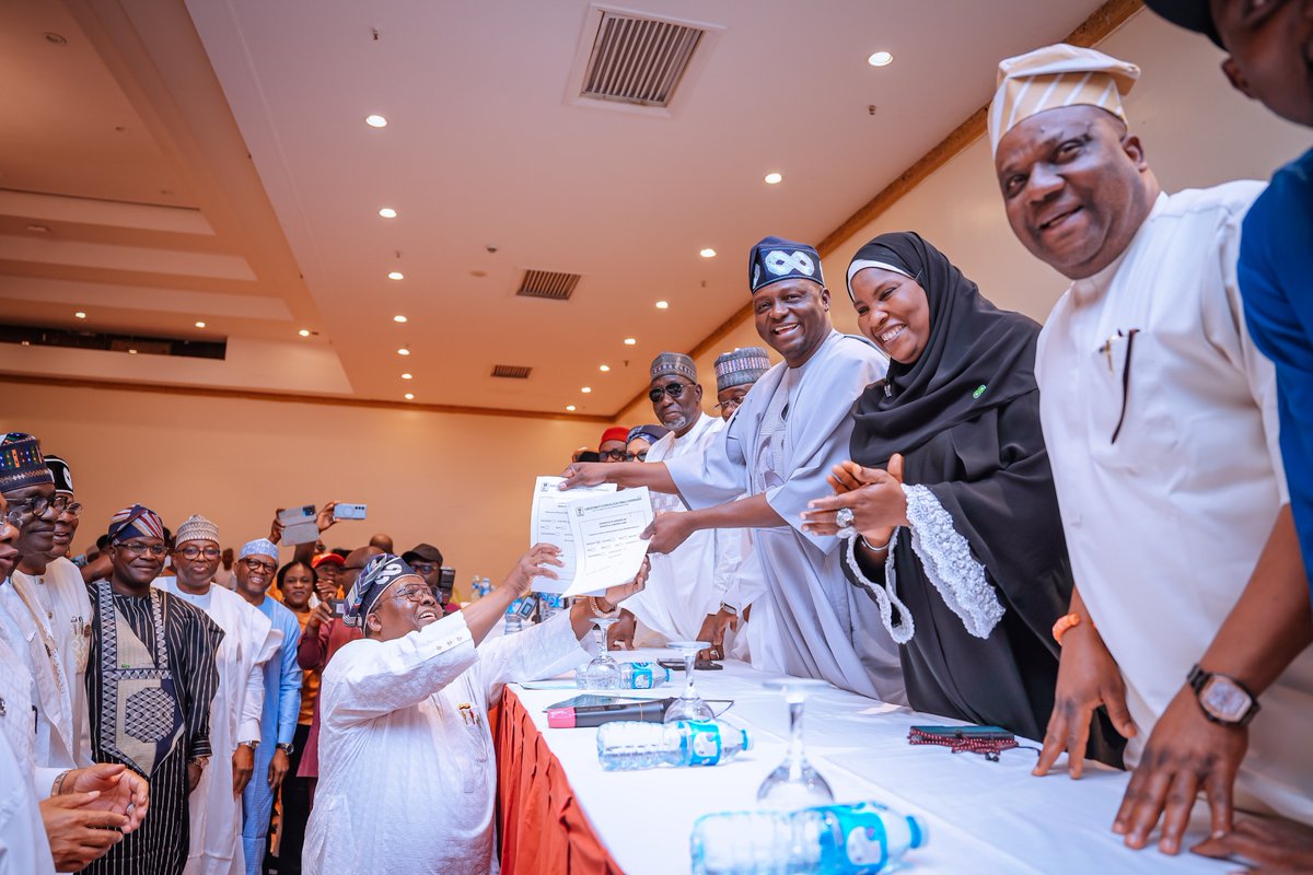 nentawe1's tweet photo. Today marked another significant milestone in the journey of our great party as I formally received the presidential nomination forms of His Excellency, President Bola Ahmed Tinubu, GCFR, and His Excellency, Vice President Kashim Shettima, GCON, ahead of the 2027 general election. It was a defining moment that reaffirmed our collective resolve to sustain the Renewed Hope Agenda and deepen the progress already being recorded across the country.

The nomination forms were presented on behalf of President Tinubu by his Special Adviser on Political and Other Matters, Hon. Ibrahim Masari, during a well-attended ceremony at the Continental Hotel, Abuja. The presentation underscored the confidence of our party in the leadership of President Tinubu and Vice President Shettima as they prepare to seek a renewed mandate from the Nigerian people.

The event brought together an impressive array of leaders of our great party, including the Chairman of the Progressive Governors' Forum and Governor of Imo State, Senator Hope Uzodimma, alongside Governors Mai Mala Buni, Nasir Idris, Abba Kabir Yusuf, Uba Sani, Babagana Umara Zulum, Ahmadu Umaru Fintiri, as well as other governors, party executives and critical stakeholders from across the federation.

The atmosphere was one of unity, confidence and shared purpose. As we move towards 2027, the All Progressives Congress remains focused on strengthening its grassroots support, consolidating the achievements of the Renewed Hope Agenda and working together to build a more prosperous, secure and inclusive Nigeria for all.