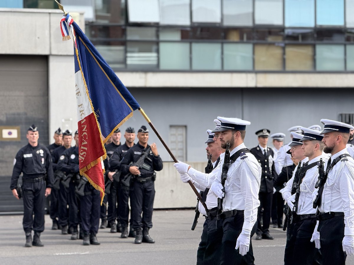brigitte_liso's tweet photo. Cérémonie de célébration de la police nationale et à la mémoire des policiers victimes du devoir 🇫🇷

Un moment pour mettre à l’honneur celles et ceux qui s’engagent au service de nos concitoyens afin d’assurer leur sécurité et leur protection.

Hommage et respect également à tous les policiers qui ont perdu la vie dans l’exercice de leurs fonctions. 

Merci, encore et toujours à ces femmes et ces hommes qui veillent sur nous au quotidien.