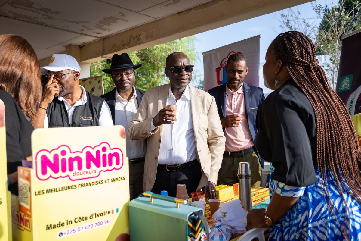 ousmane_diagana's tweet photo. À #Yamoussoukro, j’ai rencontré de jeunes entrepreneurs qui se lancent dans la transformation agroalimentaire grâce aux compétences acquises, au mentorat et à un appui au démarrage. En investissant dans les compétences, la @Banquemondiale contribue à créer des emplois durables. https://t.co/cfdzWz2m6q