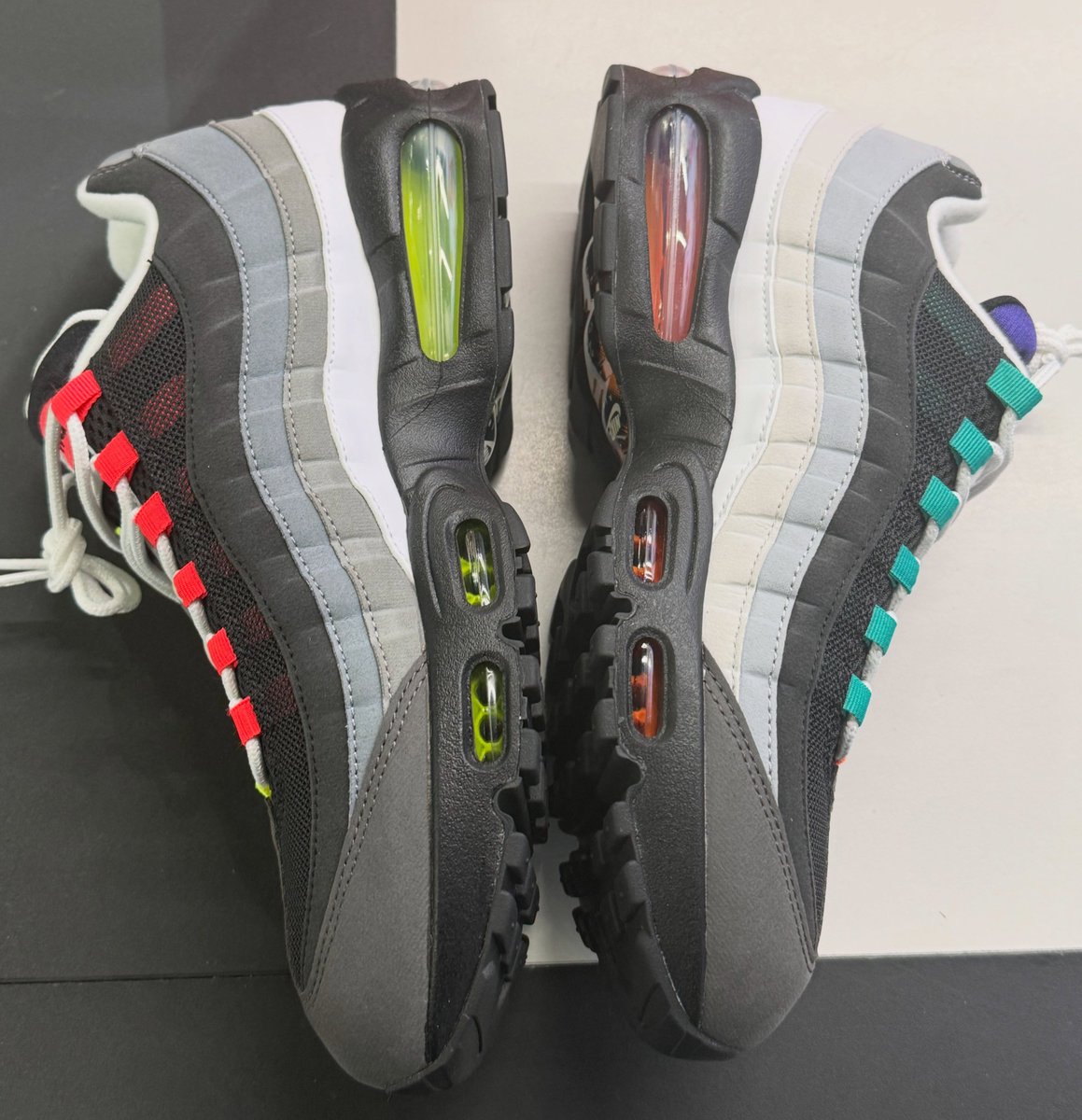 ModernNotoriety's tweet photo. Nike is bringing back the OG 2015 "Greedy" Air Max 95, this time with Big Bubble Air units

🗓️ September 1st
🏷️ $190 https://t.co/iefJpEYhH9