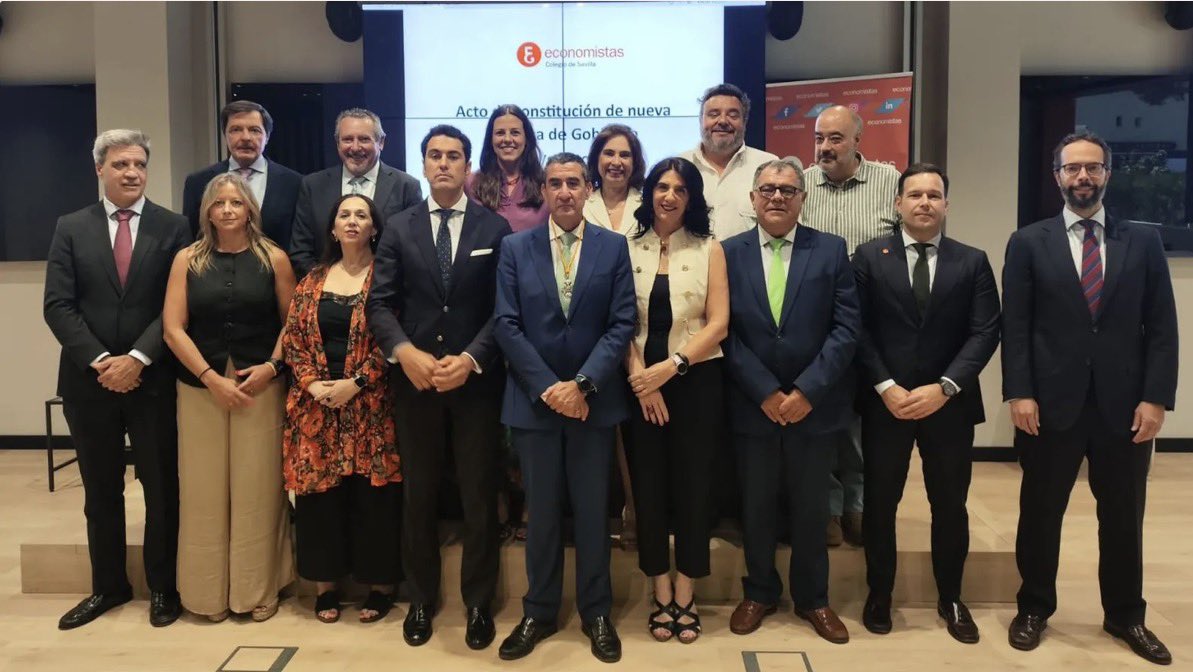 CES_Sevilla's tweet photo. Nueva enhorabuena a Francisco Tato (@FranciscoJTato1), reelegido como decano del Colegio de Economistas de Sevilla, y a toda la Junta Directiva de @EconomistasSE 👏🏻👏🏻

¡Mucho éxito en esta etapa! https://t.co/BIqq4uLq1I