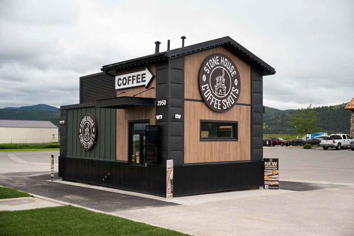 RussoModular's tweet photo. Coffee in Montana. Manufacturing in Arizona.
This Stone House Coffee kiosk for South Kalispell Town Pump was manufactured in Arizona while the Montana site was being permitted. 
#RussoModular #CommercialModular #RestaurantConstruction #ModularManufacturing #MadeInUSA https://t.co/suPJRneWGH
