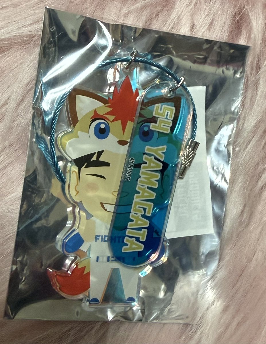 tanumomo5's tweet photo. ファイターズ　交換
プレミアム　ガチャ 2連 オーロラキーリング　 
譲)画像のもの
求）田宮＞清宮

シマエナガ、しゃけまる、フレップ
どのverでも可能

Yahooフリマグッズ交換通し希望📮

#ファイターズ交換 https://t.co/JeqEYd3jJ3