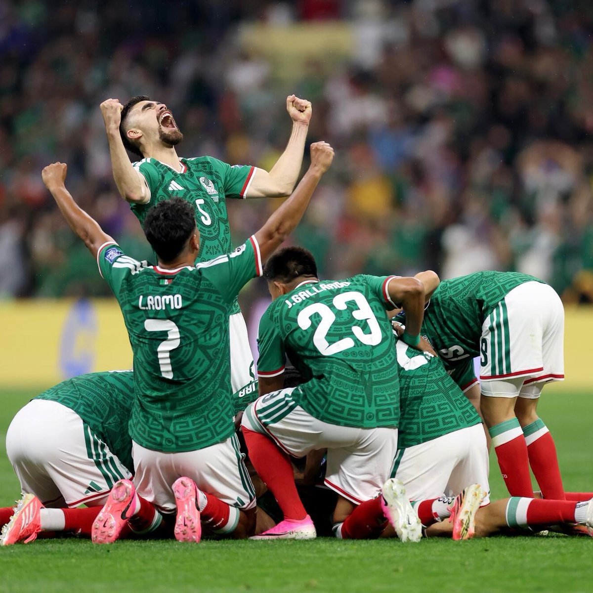 interesting_aIl's tweet photo. Mexico vs England is the US’s most viewed football match in history with around 44.8 million viewers

It also became Mexico’s most watched game this century with 60 million viewers https://t.co/5tTY0Oveki