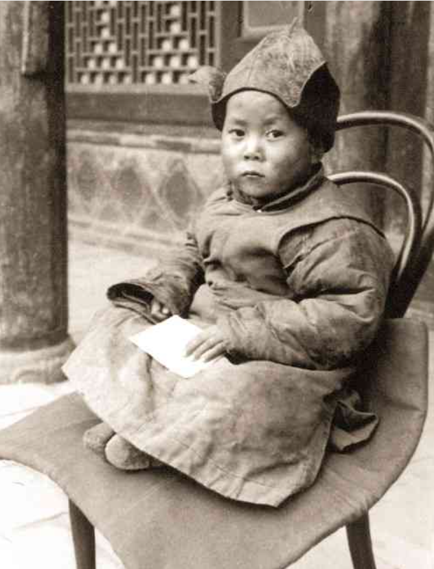 Allya10X's tweet photo. The 14th Dalai Lama. Enthroned at four in 1940. Absolute ruler of a feudal theocracy where 95% of Tibetans were serfs—bought, sold, tortured, and killed.

The West sold him as a saint. Declassified files show otherwise. CIA asset. Epstein guest—over 160 times. 

Age 4, 1939👇🏻 🌿 https://t.co/UxqvKIj7uc