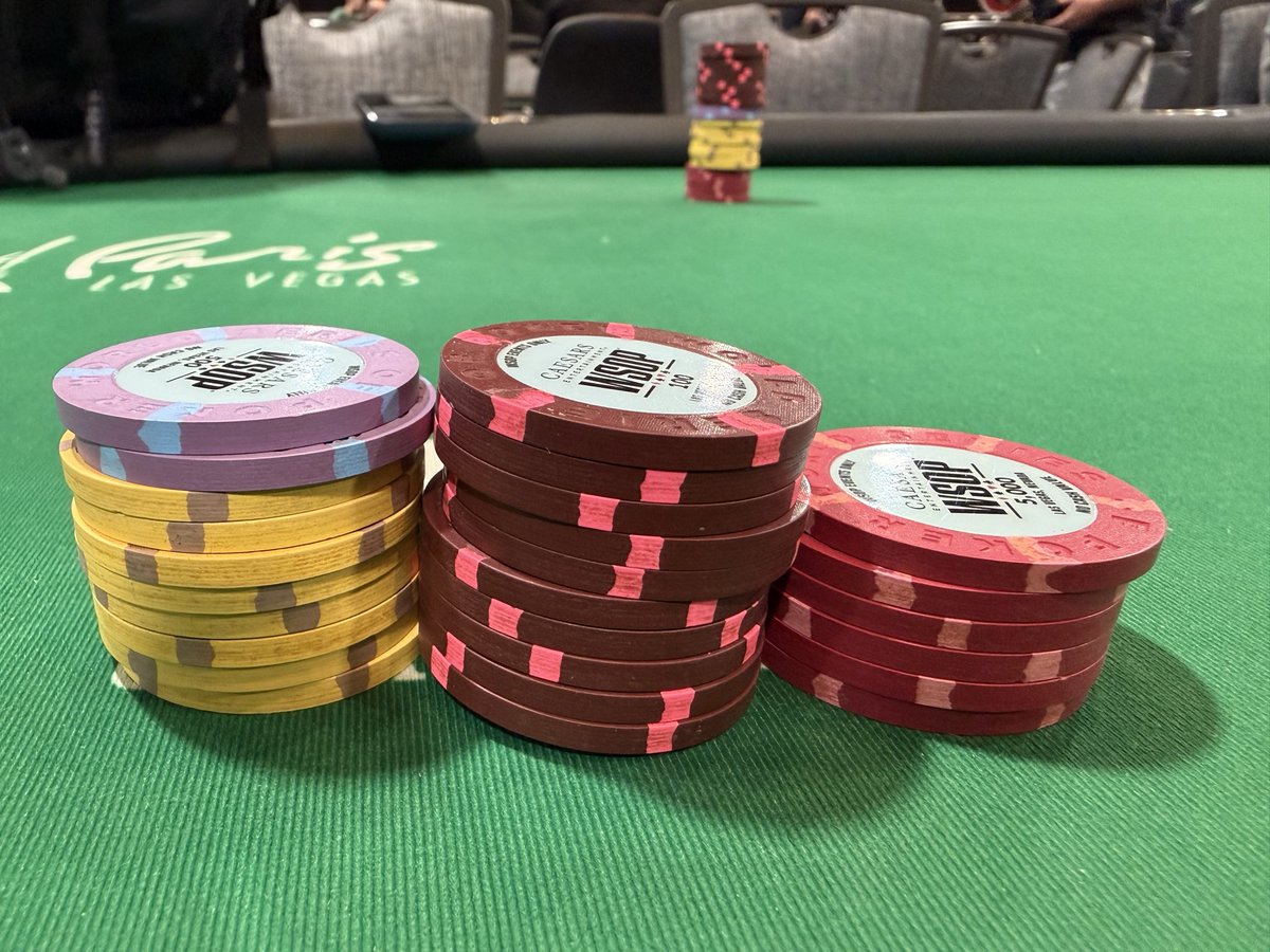 TomWheaton_'s tweet photo. Back at it for @WSOP mid-stakes championship. My people! Love the timing of this tournament because can still play it even after main event day four or five. https://t.co/8EwSj7lhe2