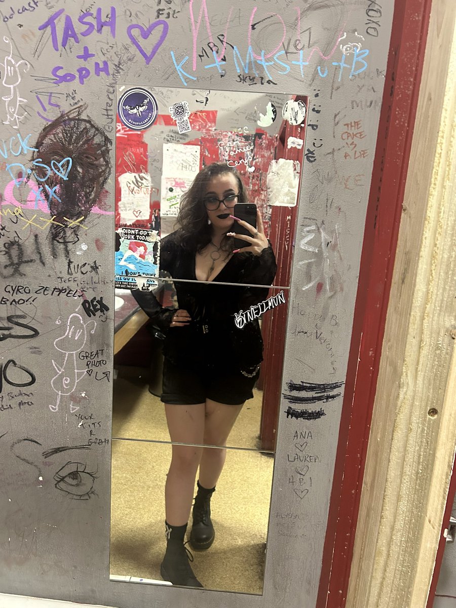 LowrisAManWhore's tweet photo. Day drinking 🥴💃🏼 https://t.co/AssHIzDr1j