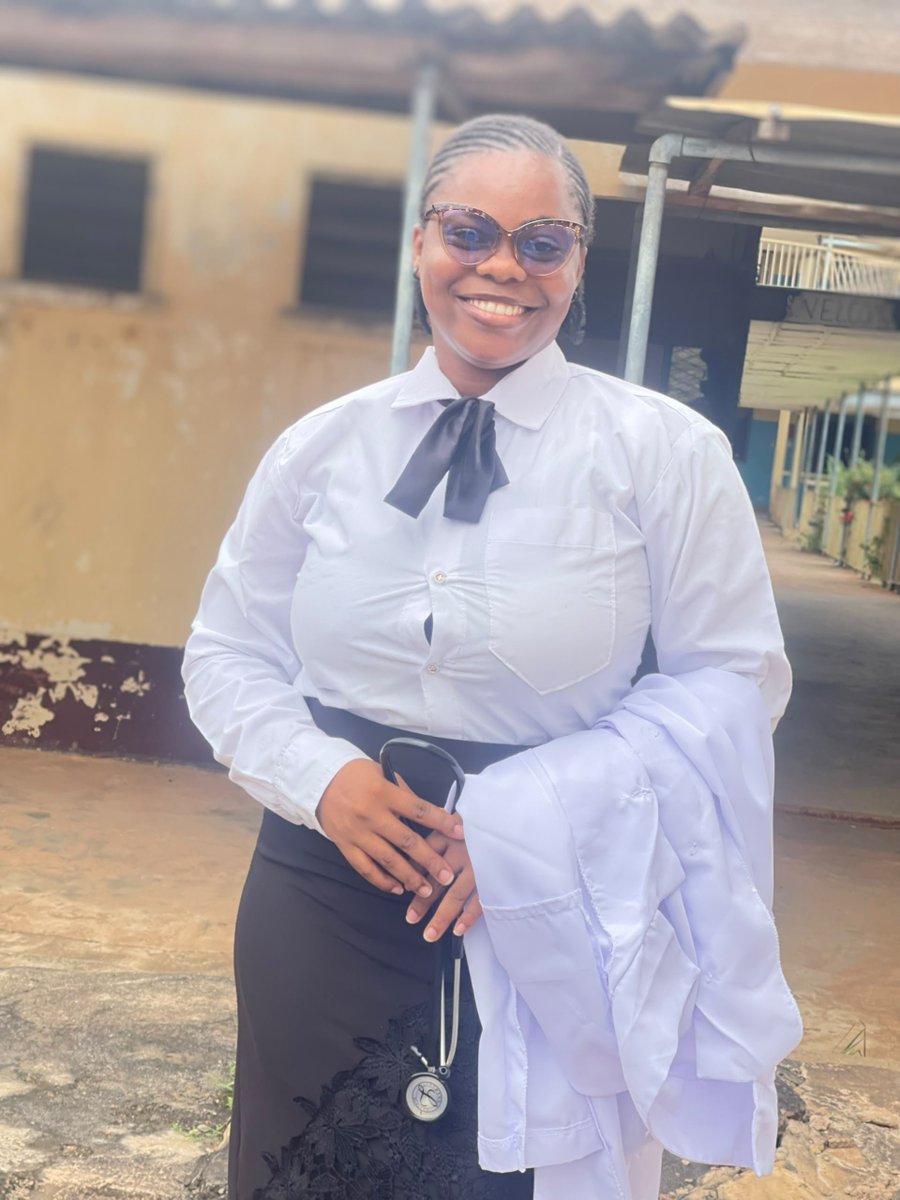 Favour_Sparkle3's tweet photo. Reintroducing: Nursing anesthesia council finalist 🤭 https://t.co/wg11i6NkhR