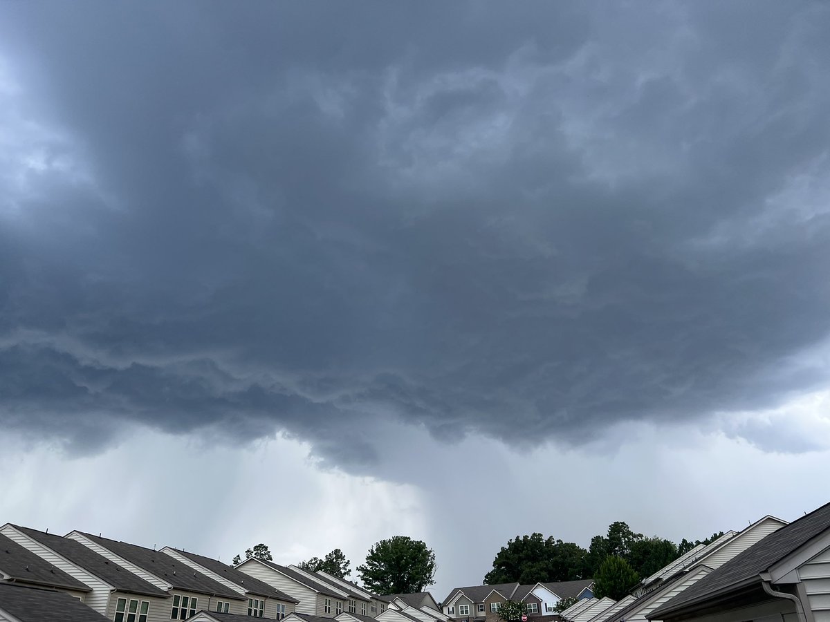 JenniferReal04's tweet photo. @wxbrad Indian Land, SC. Now it’s pouring!! https://t.co/4ASR9NnXnx