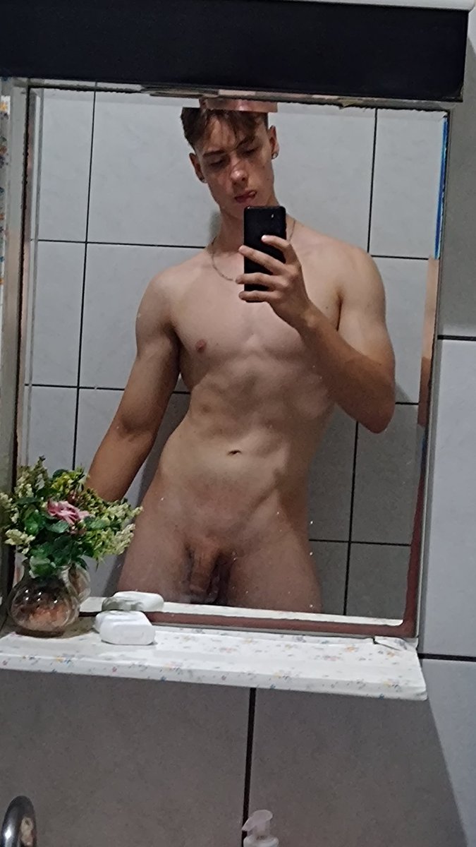mazzurnes's tweet photo. Essa foto não era pra ser de um criador de conteúdo, eu mandei pra um ficante meu na época que ficava me pedindo esse tipo de foto, hoje em dia é usada nas minhas vendas de conteúdos🔥 https://t.co/N0hEaqZx76