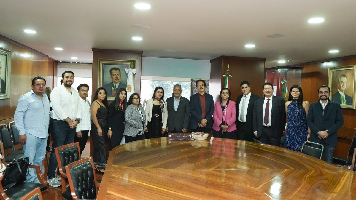 tereso_medina's tweet photo. Reafirmamos nuestro compromiso de seguir fortaleciendo a nuestra Confederación desde cada estado, honrando el legado de Don Antelmo Alvarado y construyendo una organización cada vez más cercana a las y los trabajadores mexicanos. https://t.co/6GqUHeKVWC