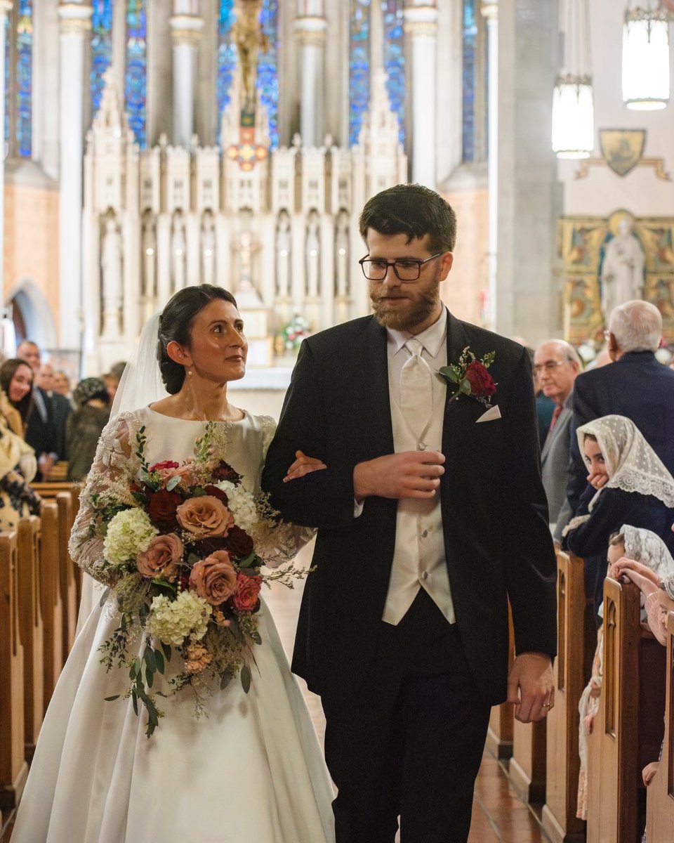fsspna's tweet photo. Please remember in your prayers all couples preparing to receive the sacrament of Holy Matrimony.

May Our Lord abundantly bless their future homes and families.

📸 Photos by @TLMPhotograper

📍St. Lawrence Church in Harrisburg, PA https://t.co/87Qqg2rVRZ