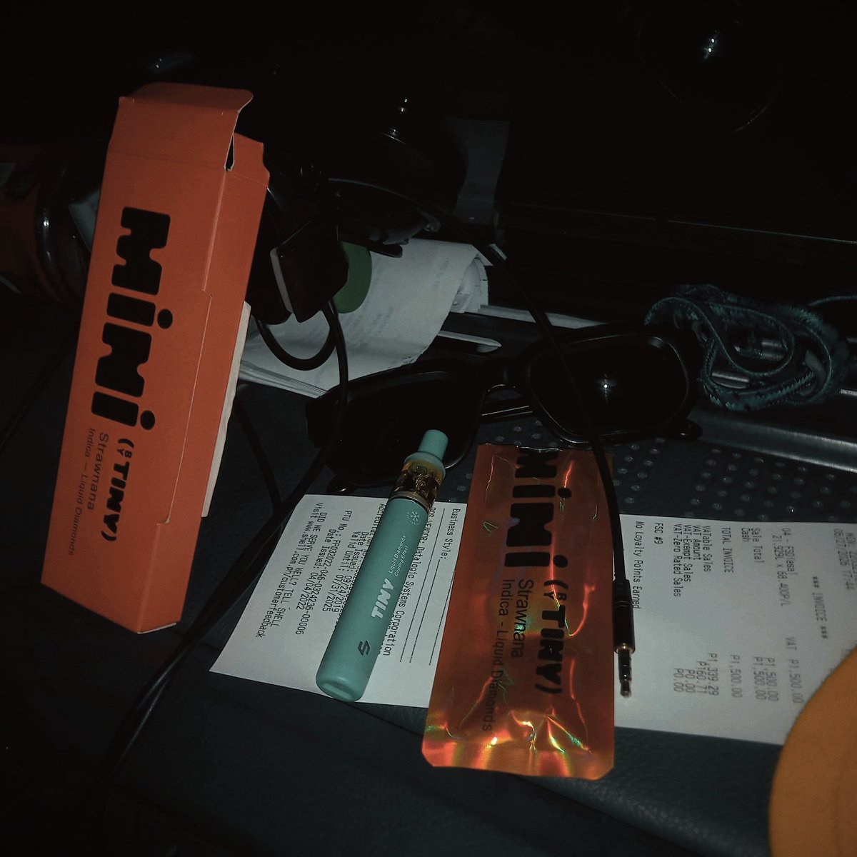 Sey_Tanis's tweet photo. Ynit kakampi ngayong tag ulan 🖤🖋️ https://t.co/7yt49NwS7h