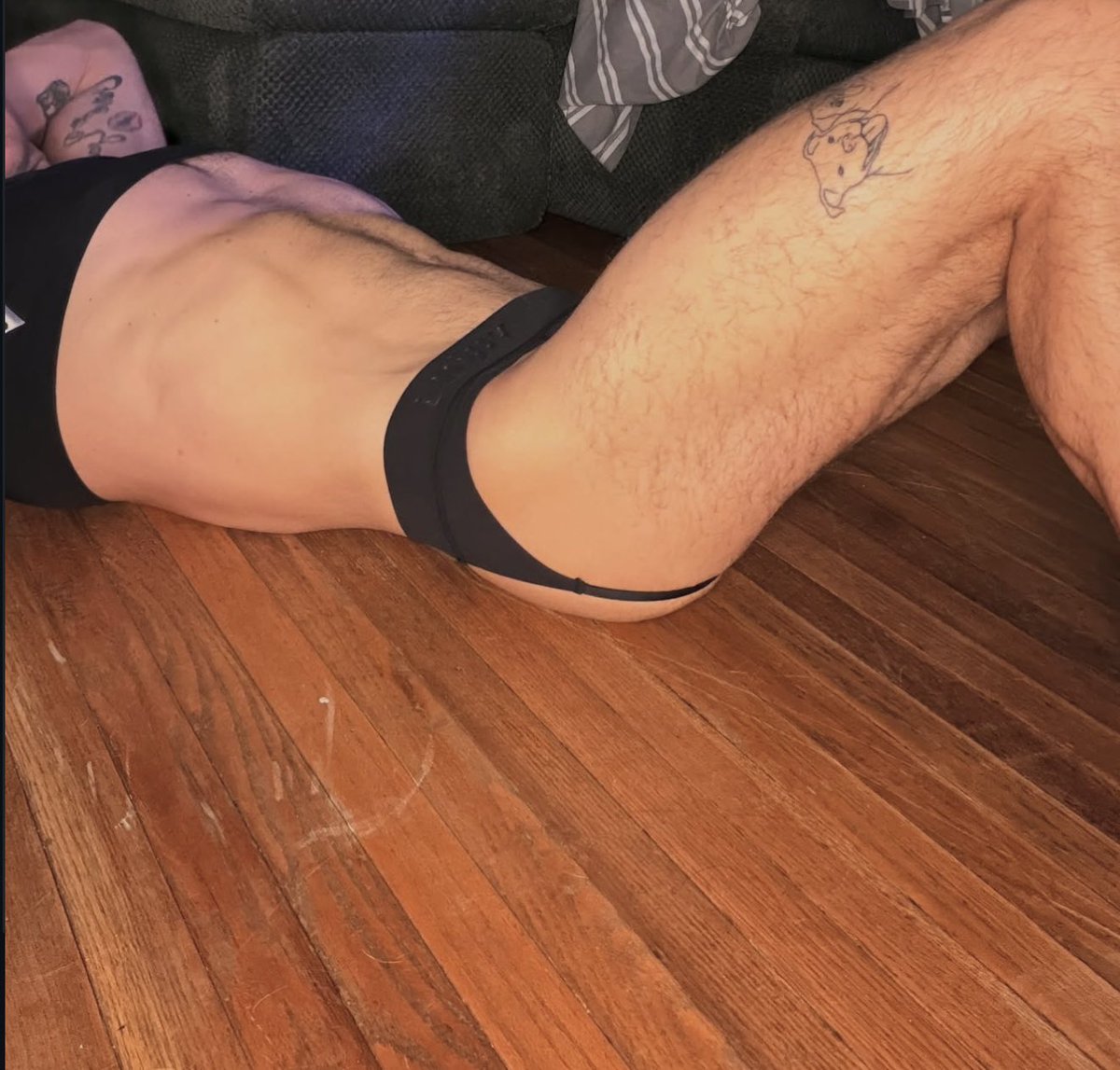 brandeanie's tweet photo. POV: The production budget is a ring light… but the outfit understood the assignment. 😏

Shoutout to @ThisIsVirtue for sending me this set. The fit is 🔥, it’s insanely comfortable, and I love how many ways you can style the straps. https://t.co/bSzpghZzog