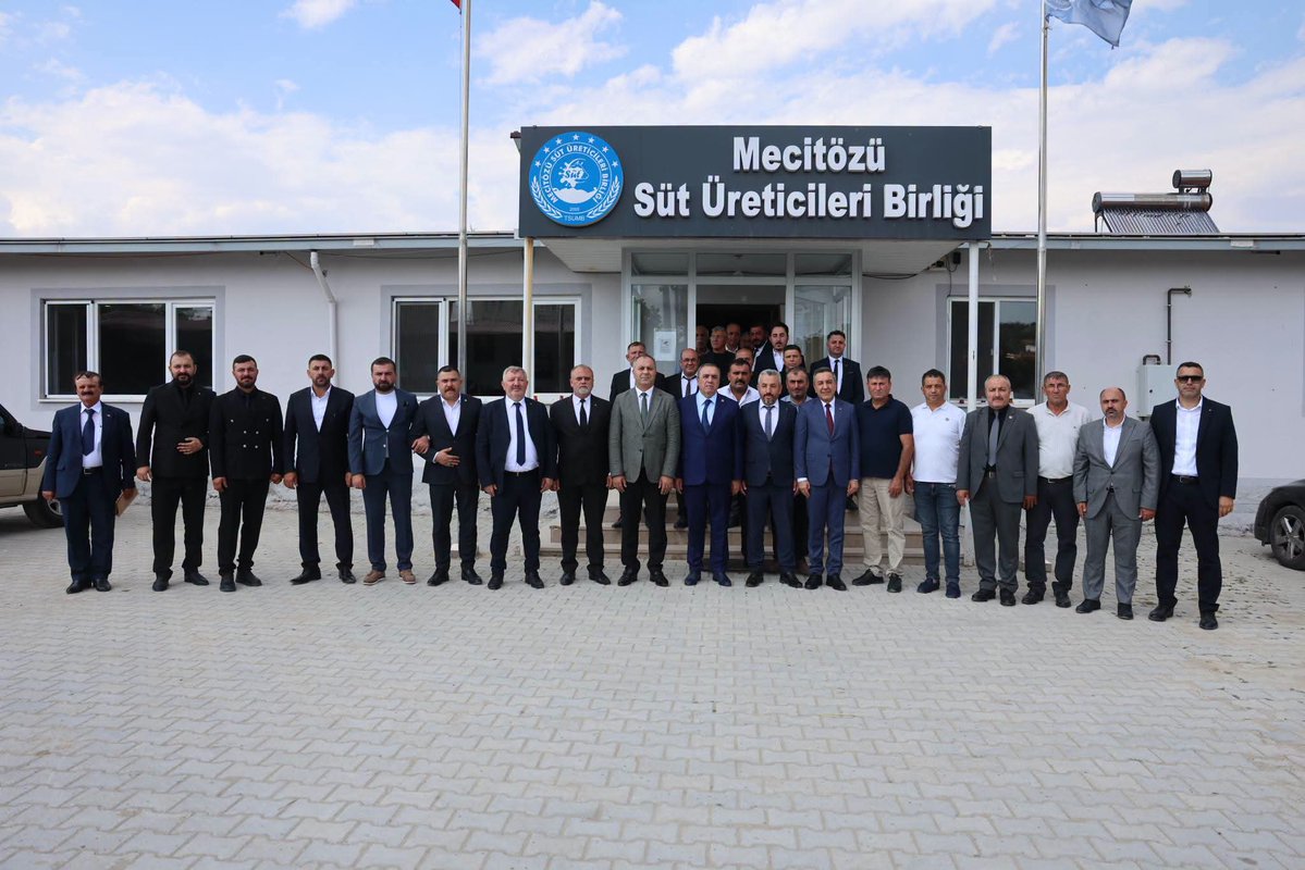 mhpvahitkayrici's tweet photo. Mecitözü

 Mecitözü Süt Üreticileri Birliği üyeleri ile Mecitözü merkez mahalle ve köy muhtarlarımızın katılımıyla istişare toplantısı gerçekleştirdik. https://t.co/yJkvUu98vg