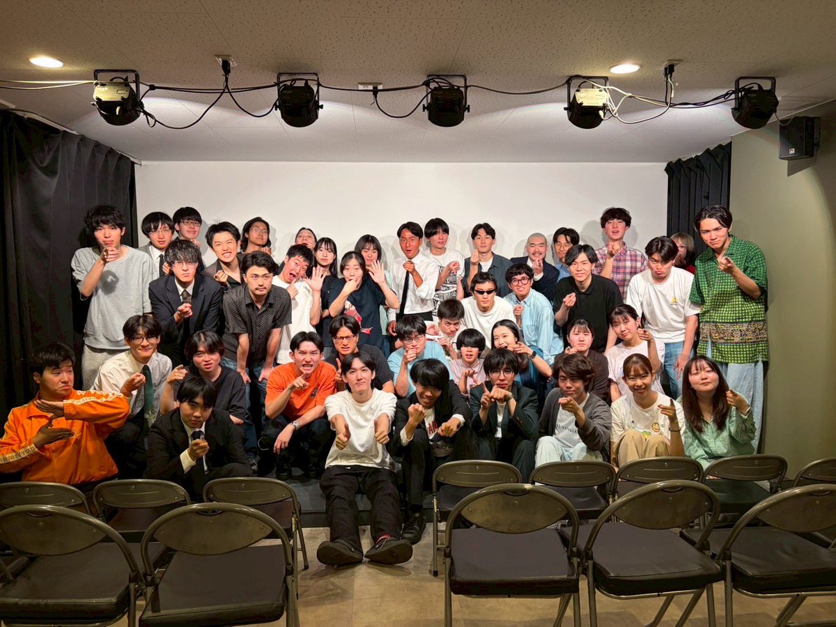 bashiakiOG's tweet photo. 【終演報告】

明治大学お笑いサークル木曜会Z…4勝
一橋大学お笑いサークルIOK…7勝

以上の結果により、『横弁慶』は一橋大学お笑いサークルIOKの勝利という結果に終わりました🔥

ご来場いただいた方、ありがとうございました！！ https://t.co/lyXyYpWqBq