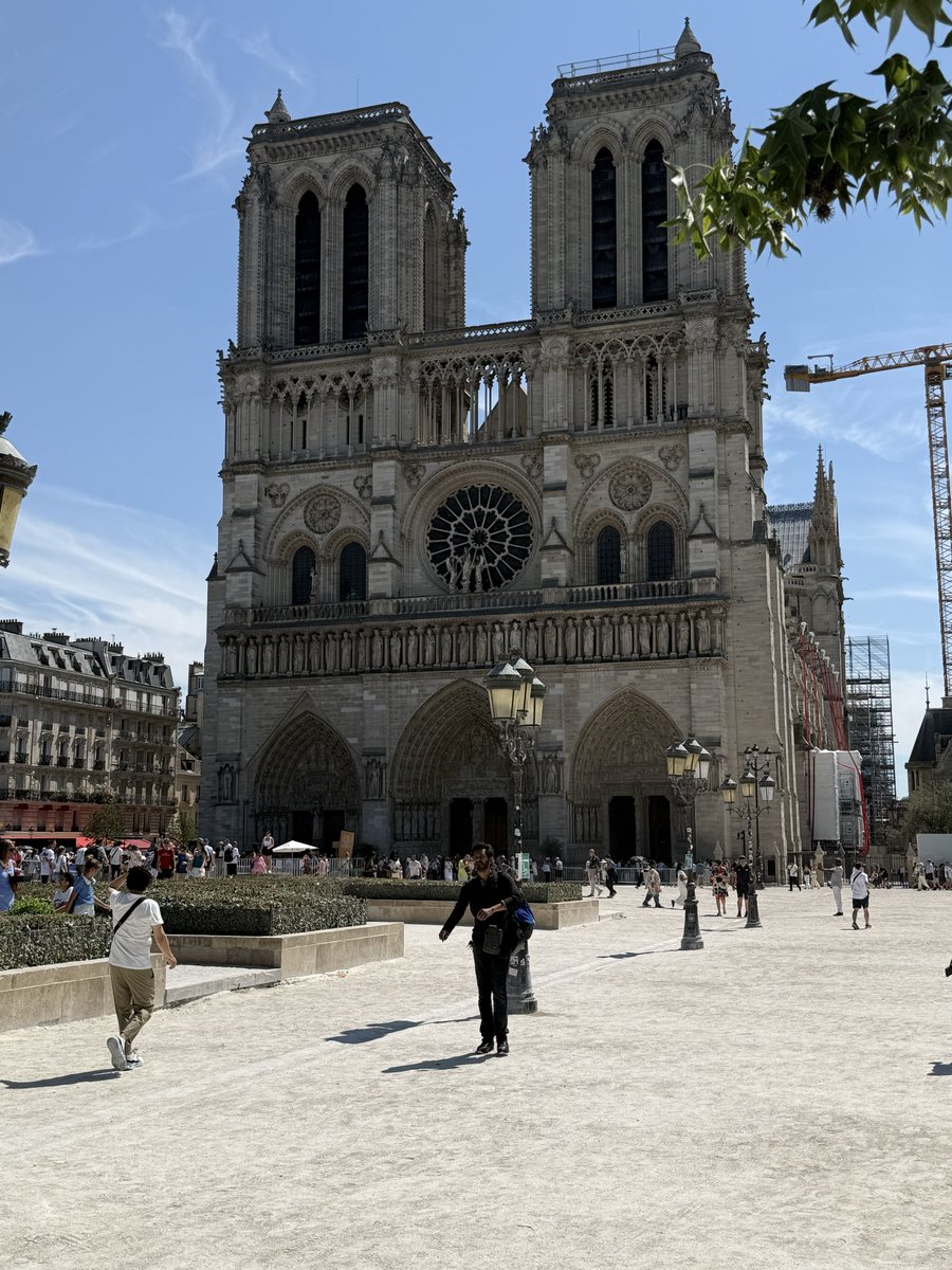 envytrend's tweet photo. #paris 🇫🇷 https://t.co/soFAC6W00d