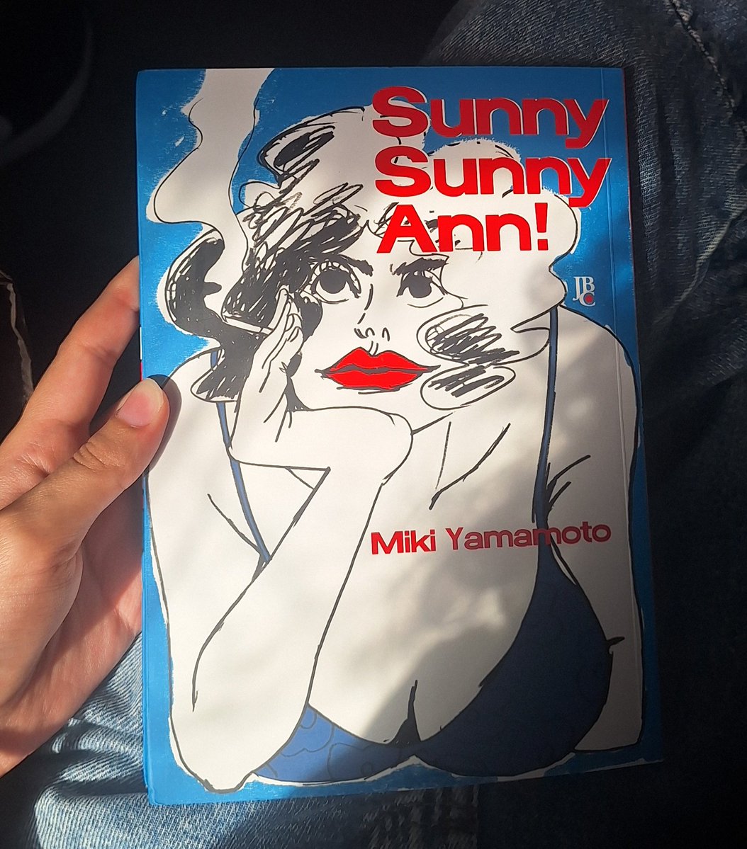 miexclama's tweet photo. tenho certeza de q sou a única pessoa lendo sunny sunny ann! no trem expresso ramal santa cruz https://t.co/HG8WbO6uiq