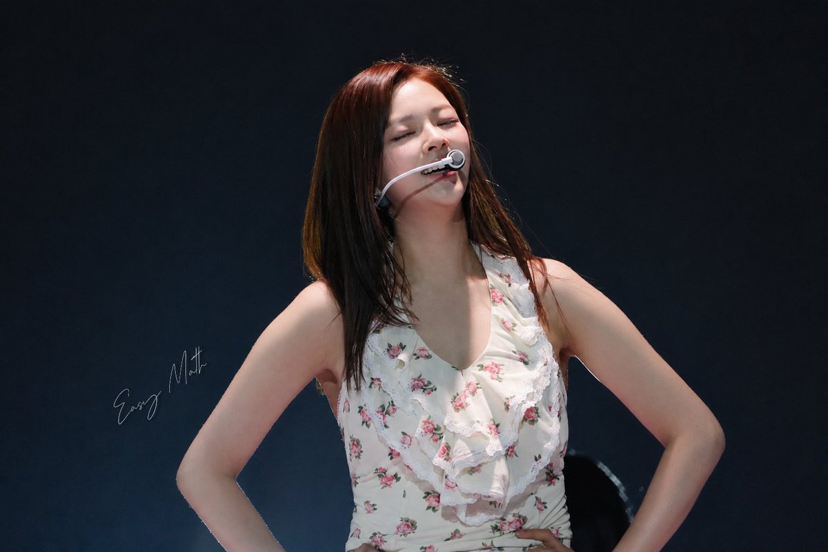 Easy_Math1101's tweet photo. Unreal💘
260710 Seoul D1
#JEONGYEON #정연 #ジョンヨン
#TWICE #트와이스 #トゥワイス
#TWICE_THISISFOR_WORLD_TOUR_IN_SEOUL https://t.co/yF5aqBS0Uc