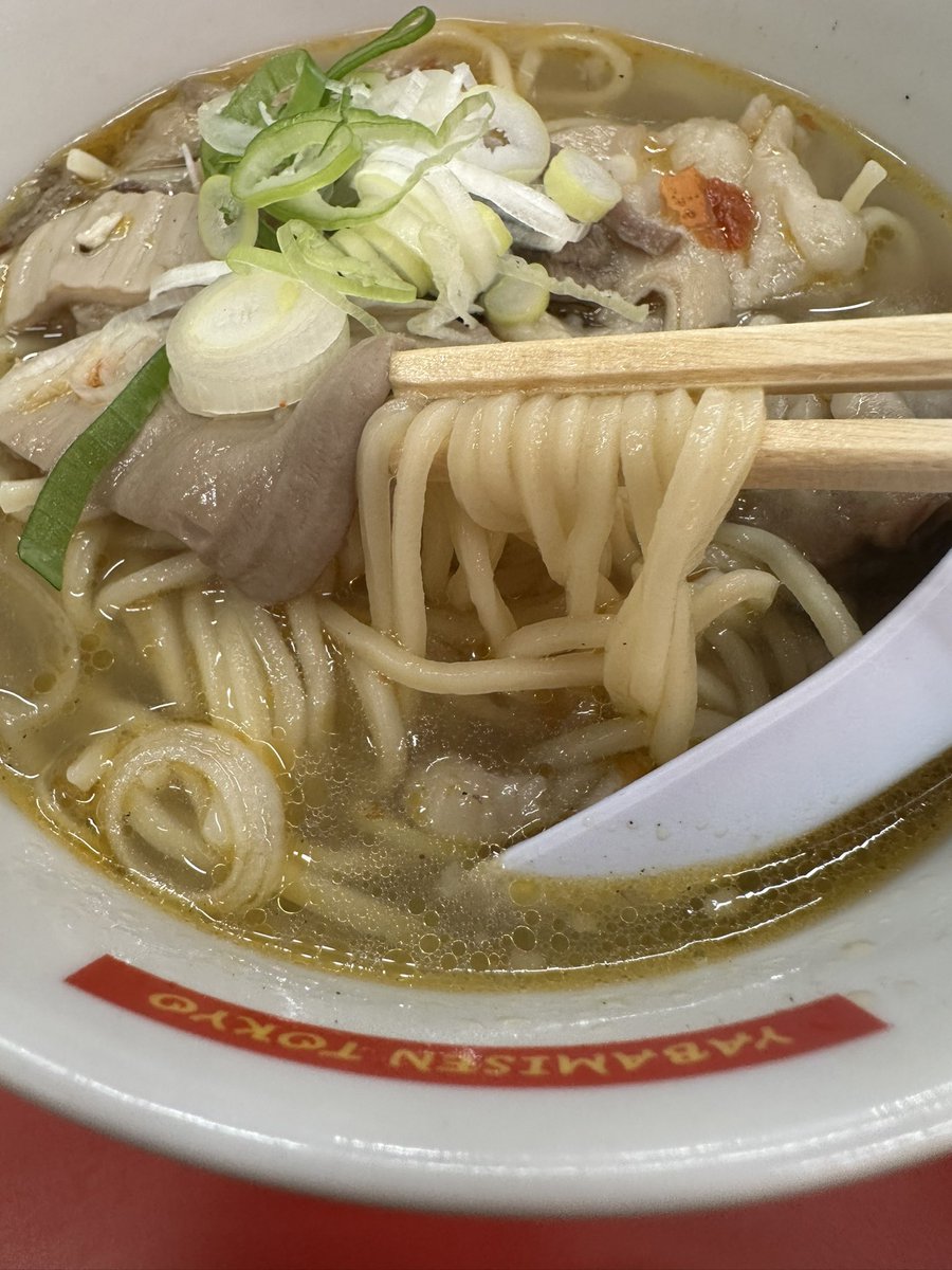 superhardgamer's tweet photo. ホルモンラーメン…塩味だったのは想定外でした https://t.co/gLjijSkAah