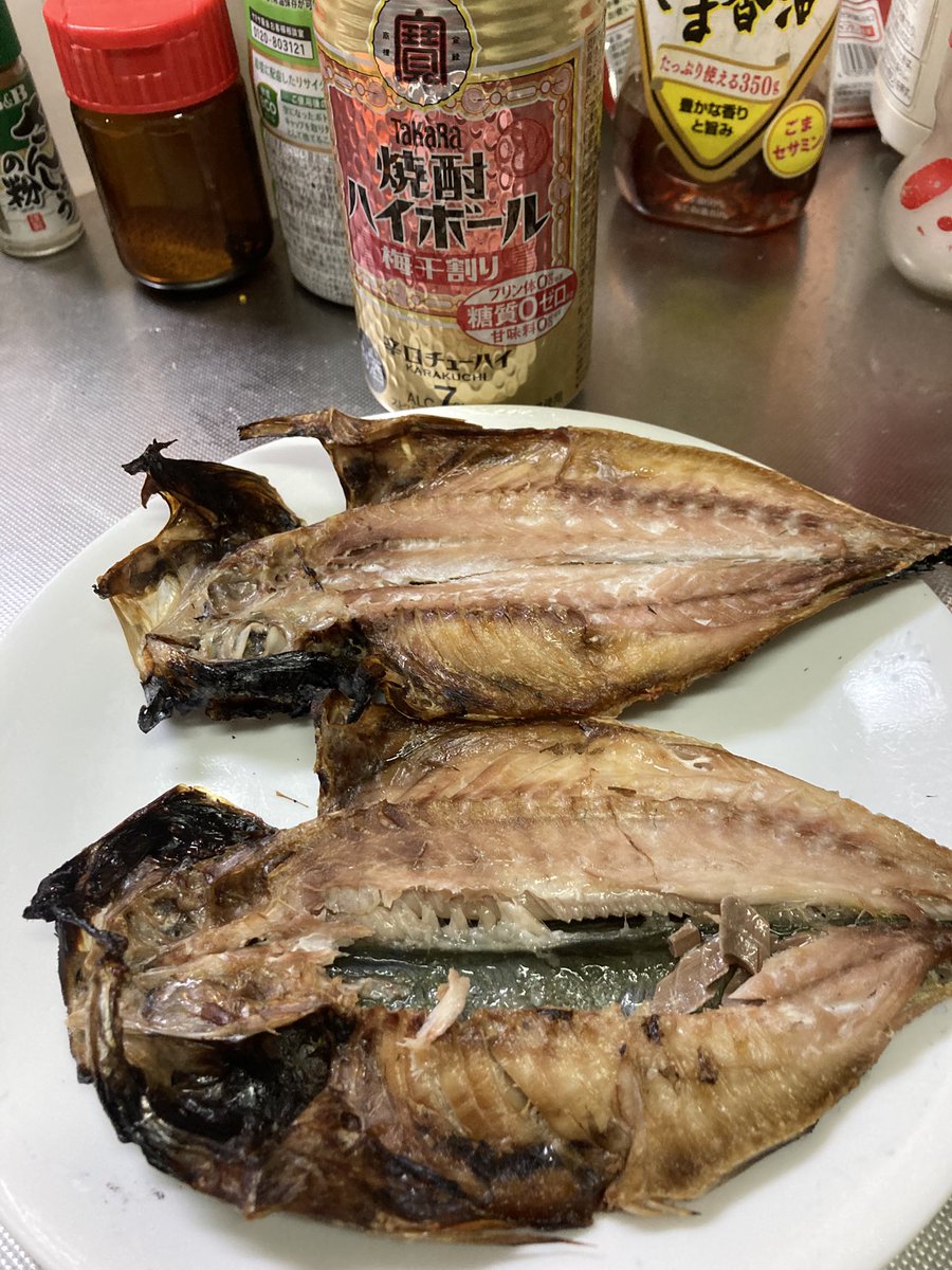 jesseed11's tweet photo. 最近毎日アジの開き2枚食べてる

美味いよねー😋 https://t.co/hlzQjVFyQt