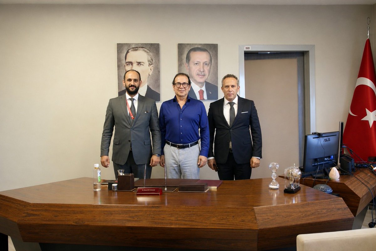 BahcelievlerDH's tweet photo. İzmir Demokrasi Üniversitesi Buca Seyfi Demirsoy Eğitim ve Araştırma Hastanesi Başhekimi Sn. Doç. Dr. Kamil YAMAK ve Destek ve Kalite Hizmetleri Müdürü Sn. Süleyman PEHLİVAN hastanemizi ziyaret ettiler. https://t.co/GAfrSJzyKV