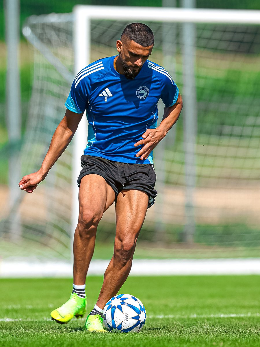 SharjahFC's tweet photo. Training Sessions started 🇸🇮 

#Preseason 
#SharjahFC https://t.co/OEiInt0kUx