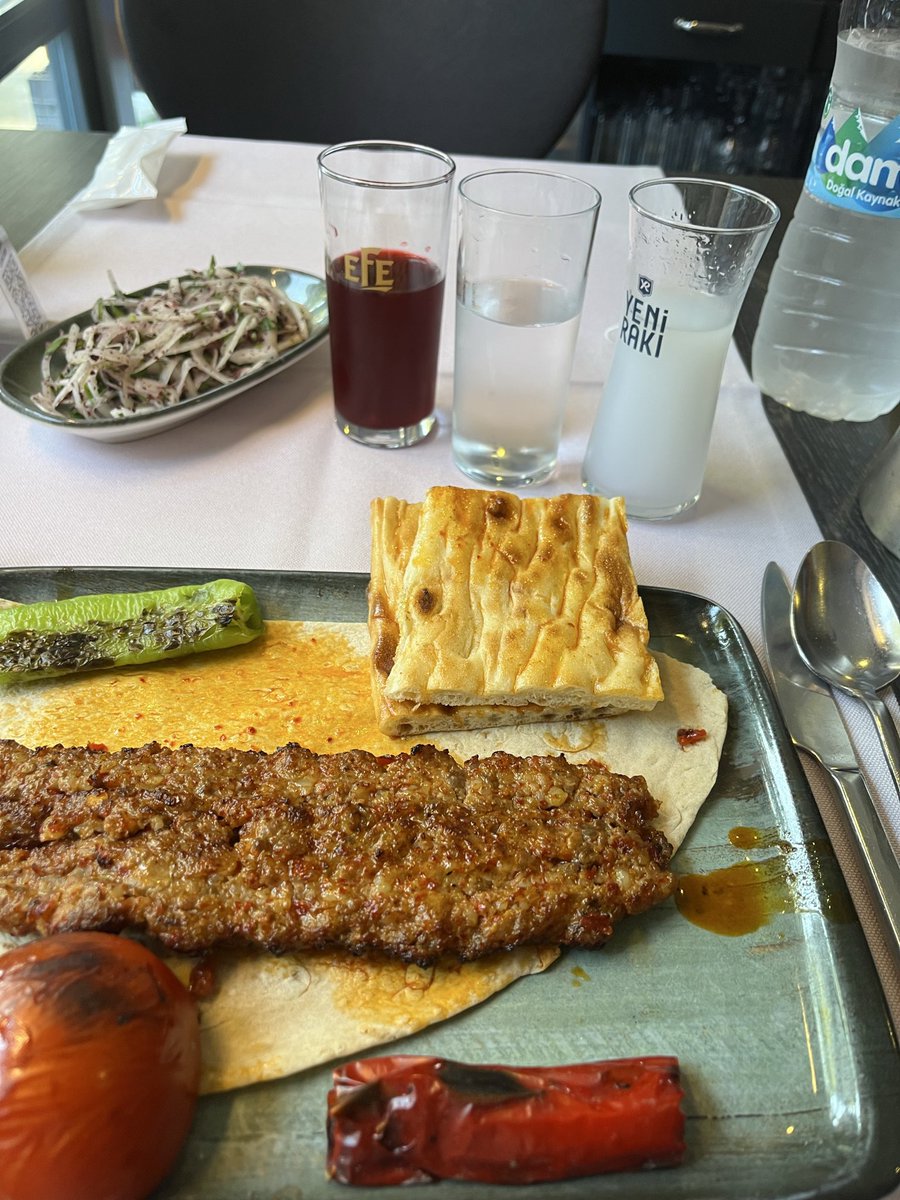 eyc61's tweet photo. bazen hayattır hayat.. bazen de bazen değil midir ki zaten

eyc61 https://t.co/LERu2cXLUV
