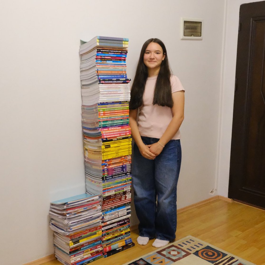 LGS Türkiye Birincisi İpek Sarıtaş'tan İlginç Kitap Karşılaştırması