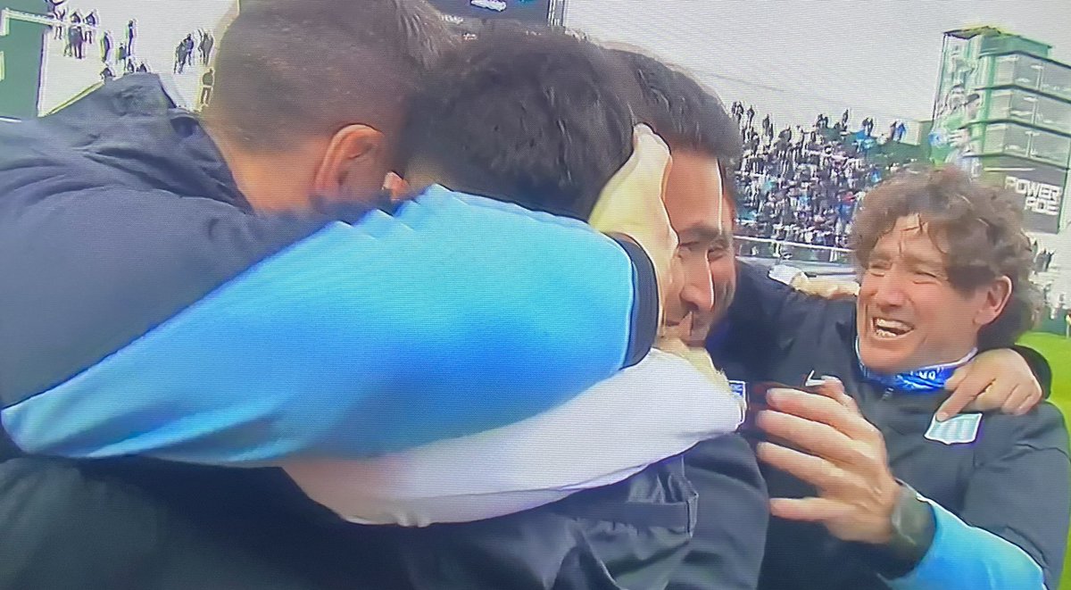 pomelo_10's tweet photo. #Racing campeón de reserva 63 años después!
1963 la última vez que se alzó con el trofeo, 10 de julio de 2026, de la mano de Chirola Romero y Luli Aued vuelve a gritarlo bien fuerte, el predio Tita Mattiussi vuelve a mostrar su  jerarquía y su relevancia
Grande Academia!🤍🩵🏆 https://t.co/sS3IWqNoDQ