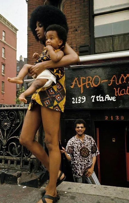 BlackMediaHub's tweet photo. Harlem in the 1970s. https://t.co/N68y1gULxv