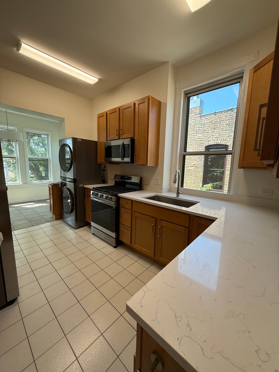 CaganManagement's tweet photo. 📍 2022 N Seminary 📍

🔑 Lincoln Park
🔑 Spacious 3 bedroom, 2 bath apartment
🔑 Large living and dining area
🔑 Stainless steel appliances
🔑 In-unit washer &amp; dryer
🔑 Central heating &amp; A/C
🔑 Ample closet space
🔑 Pet friendly

☎️ (773) 477-9141 (call)
✉️ mcagan@cagan.com https://t.co/X8eIOsQBVZ