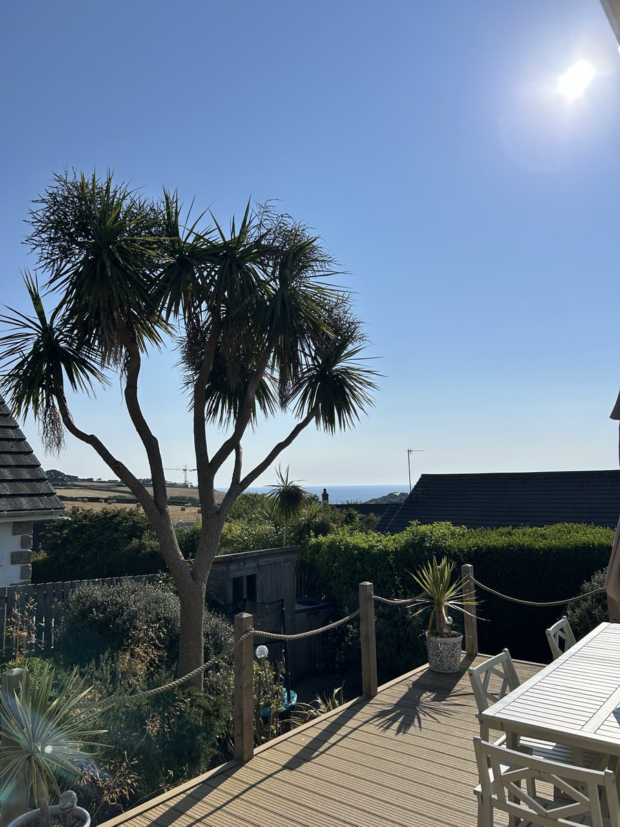 leicestermark's tweet photo. Gorgeous journey down to Cornwall. Overnight stop in Okehampton and a couple of National Trusts. All arrived at our cottage now 😊 https://t.co/iPB4wujv8c
