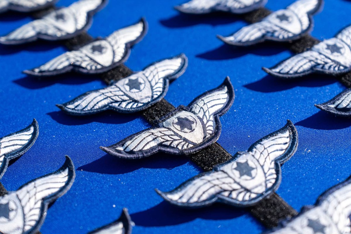 HananyaNaftali's tweet photo. Forty new pilots have officially joined the Israeli Air Force after graduating from one of the world's toughest flight academies. 🪽🇮🇱

Congratulations to Israel's newest defenders of the skies. Mazal tov! https://t.co/3PlKbWyed5