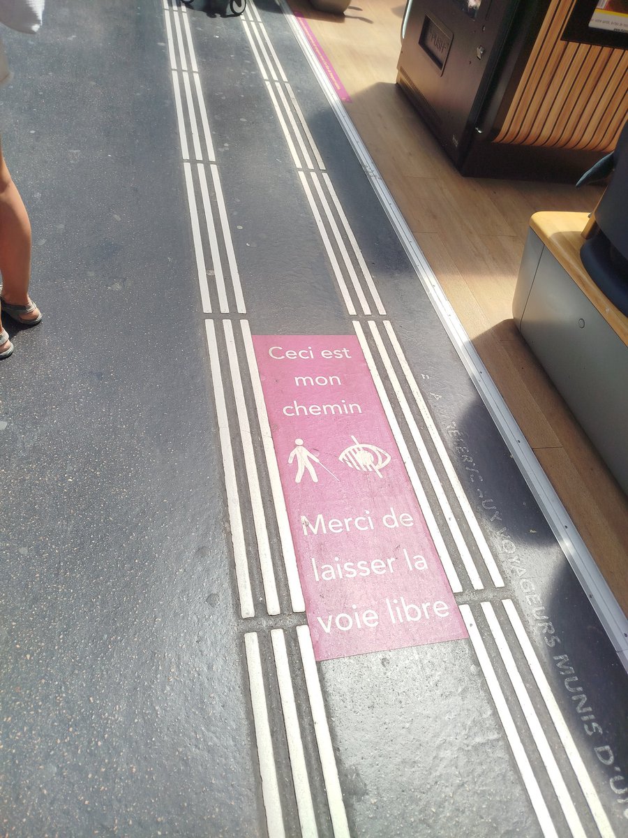 nanferran's tweet photo. A França tenen una proposta d'accessibilitat molt interessant per a persones cegues.
#diversitatfuncional
#accessibilitat https://t.co/uGek3HEPtL